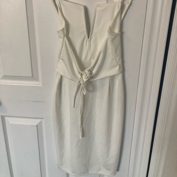 White front tie dress - Picture 1 of 2
